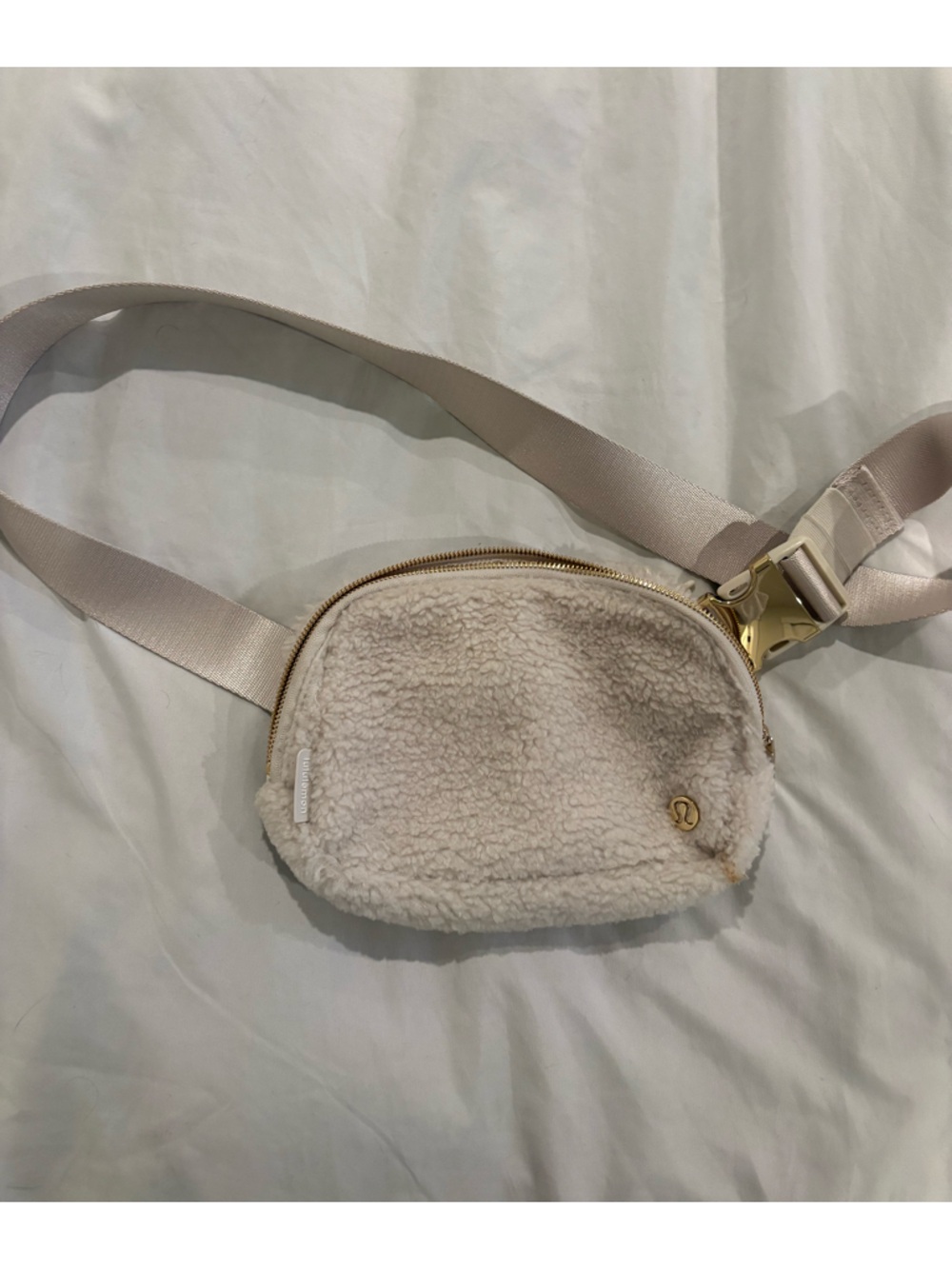 Lululemon Everywhere Belt Bag